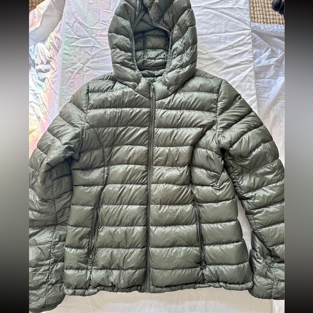 TnAction TNA ARITZIA The Little Puff Size Large